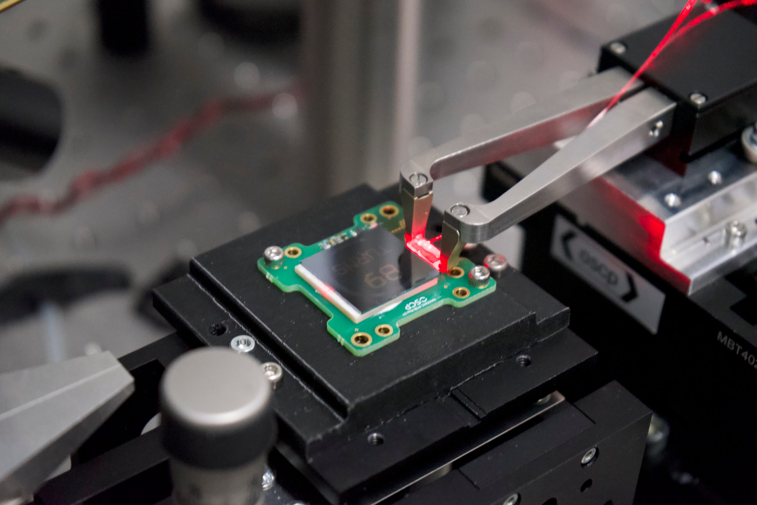 Chip-scale optical gyroscope developed by Kazem Zandi and the OSCP team